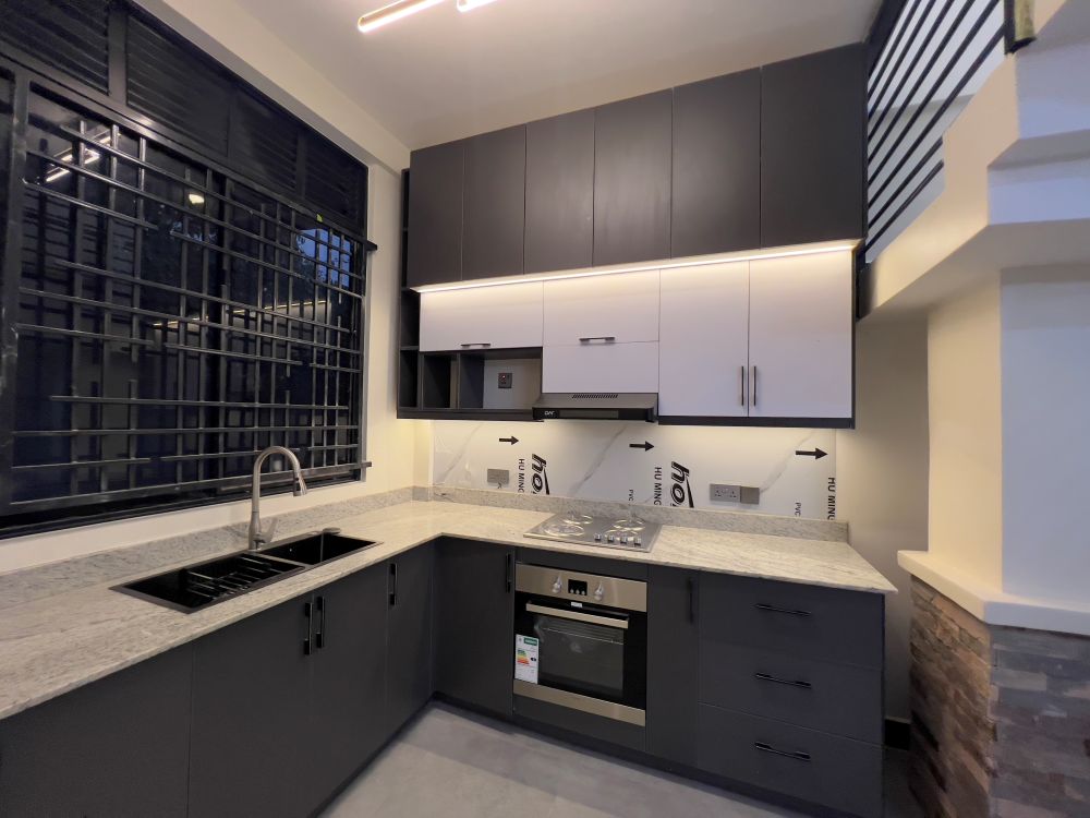 THESE 2 TOWNHOUSES FOR SALE IN KUNGU KAMPALA